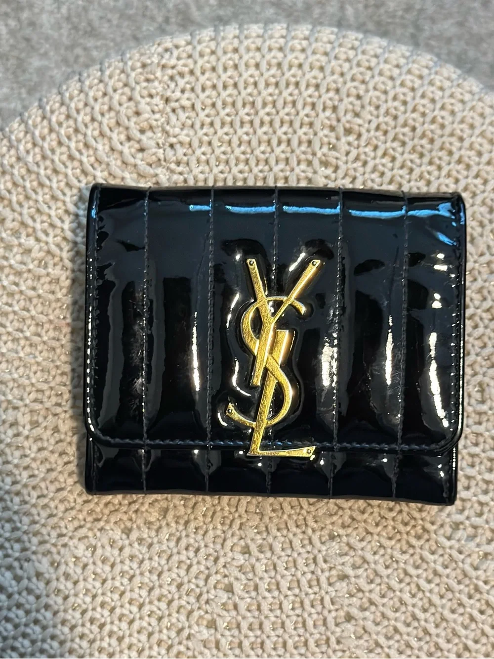 Authentic Saint Laurent Black Patent Vicky
Quilted Logo Wallet - Picture 8 of 12